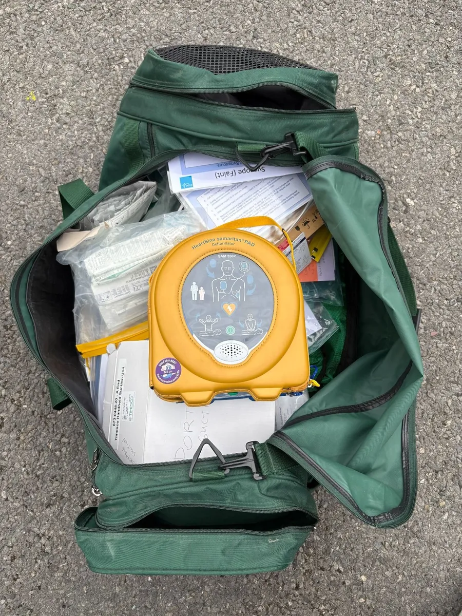 AED Defibrillator & First Aid Kit - Image 3