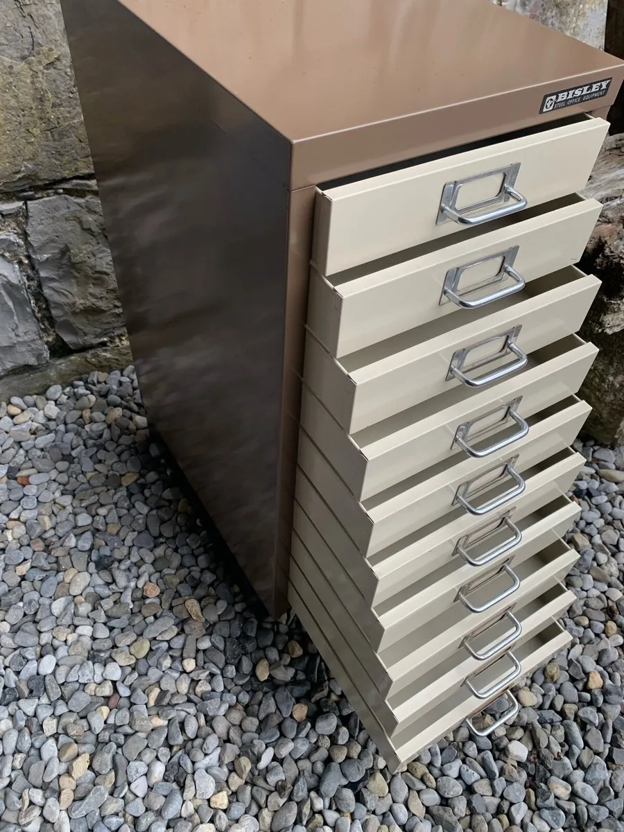 Bisley 10 drawer steel filing cabinet. - Image 3