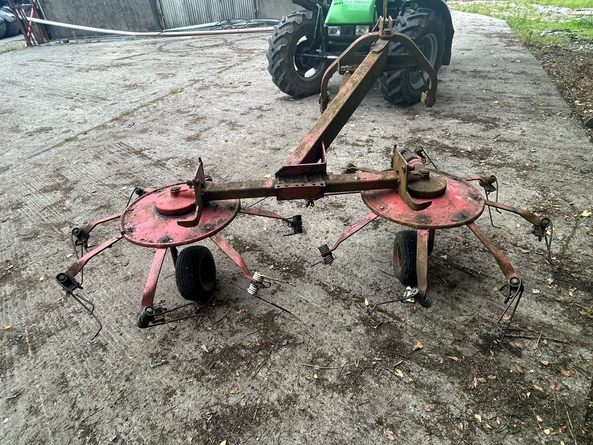 Lely lotus 300 Tedder - Image 1