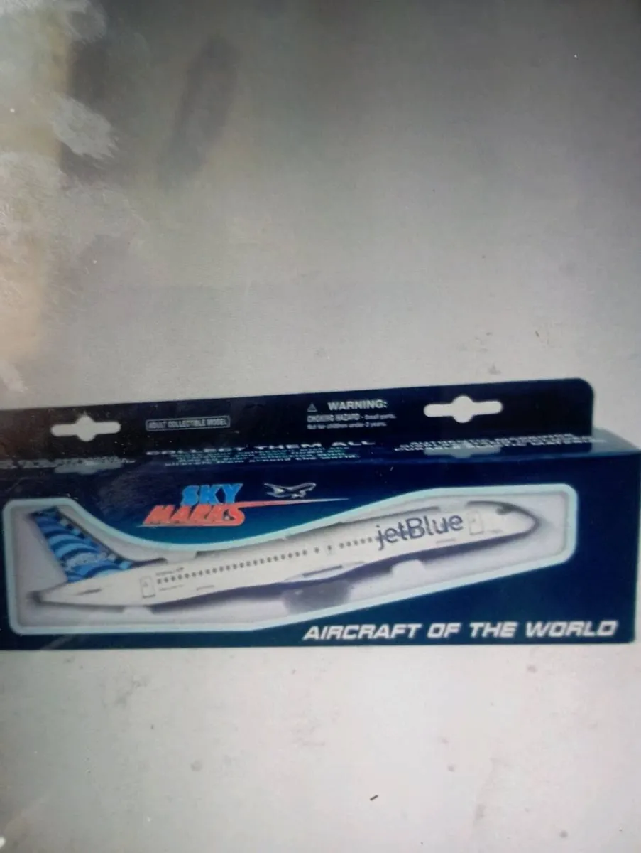 SKYMARKS AIRCRAFTS OF THE WORLD - Image 1