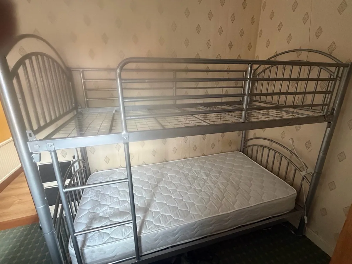 Bunk beds - Image 1