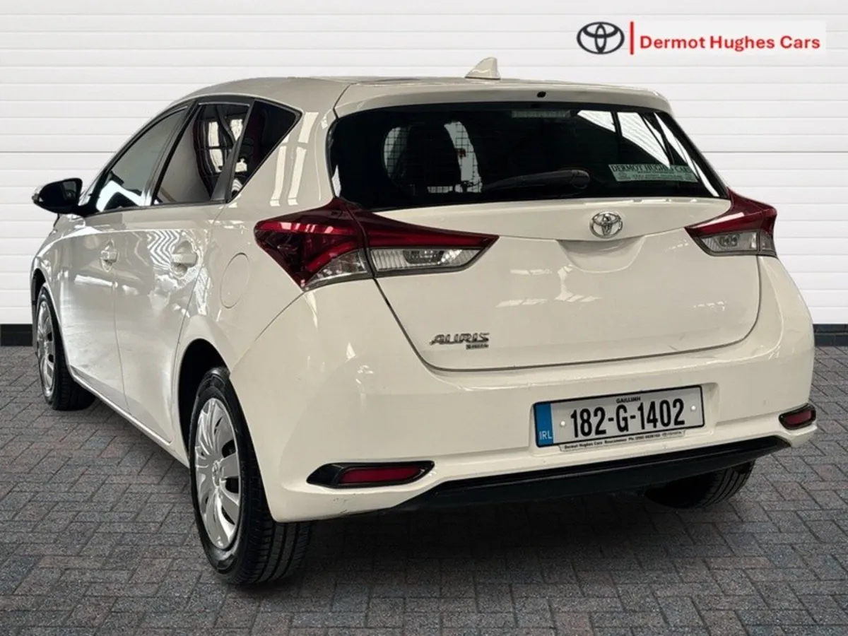 Toyota Auris VAN 1.4 D-4D TERRA 4DR - Image 2
