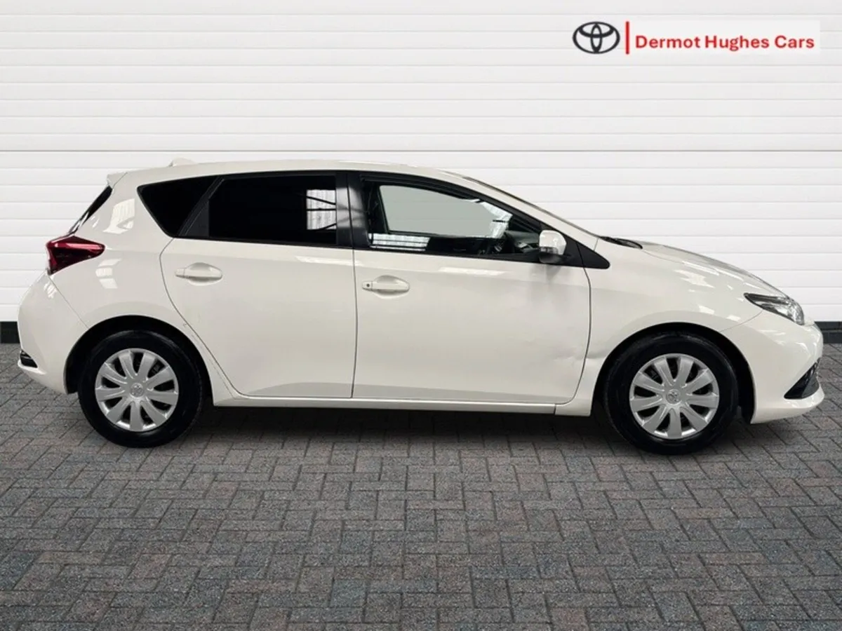 Toyota Auris VAN 1.4 D-4D TERRA 4DR - Image 3