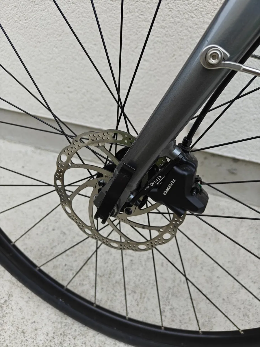 Giant Escape 2 Disc Hybrid Bike – Medium – Excelle - Image 2