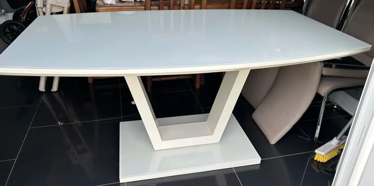 Dining table & 6 chairs - Image 3