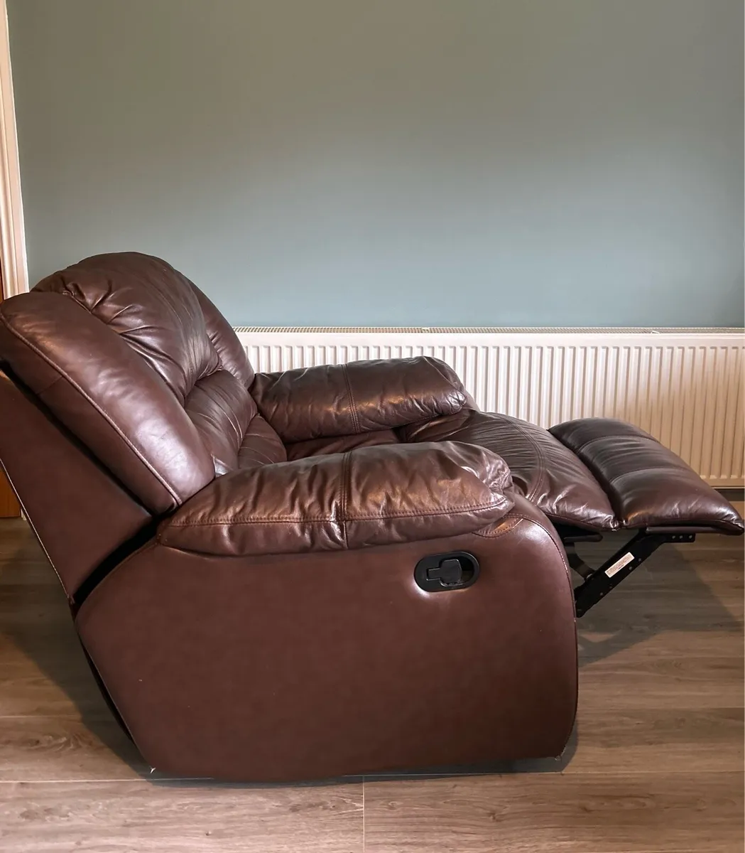 2 leather Arm chairs - Image 4