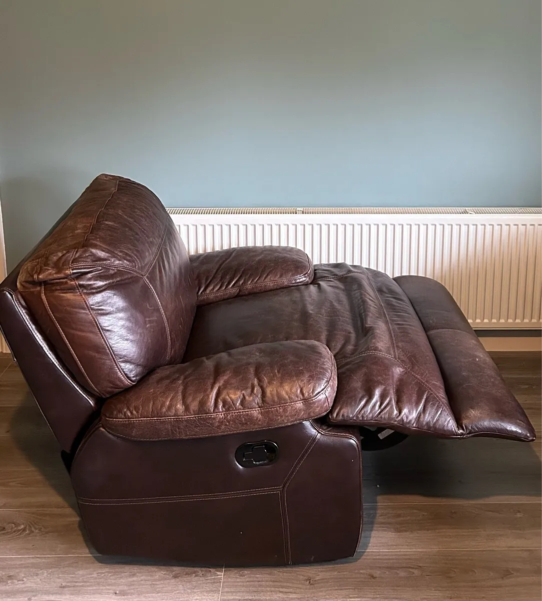 2 leather Arm chairs - Image 1