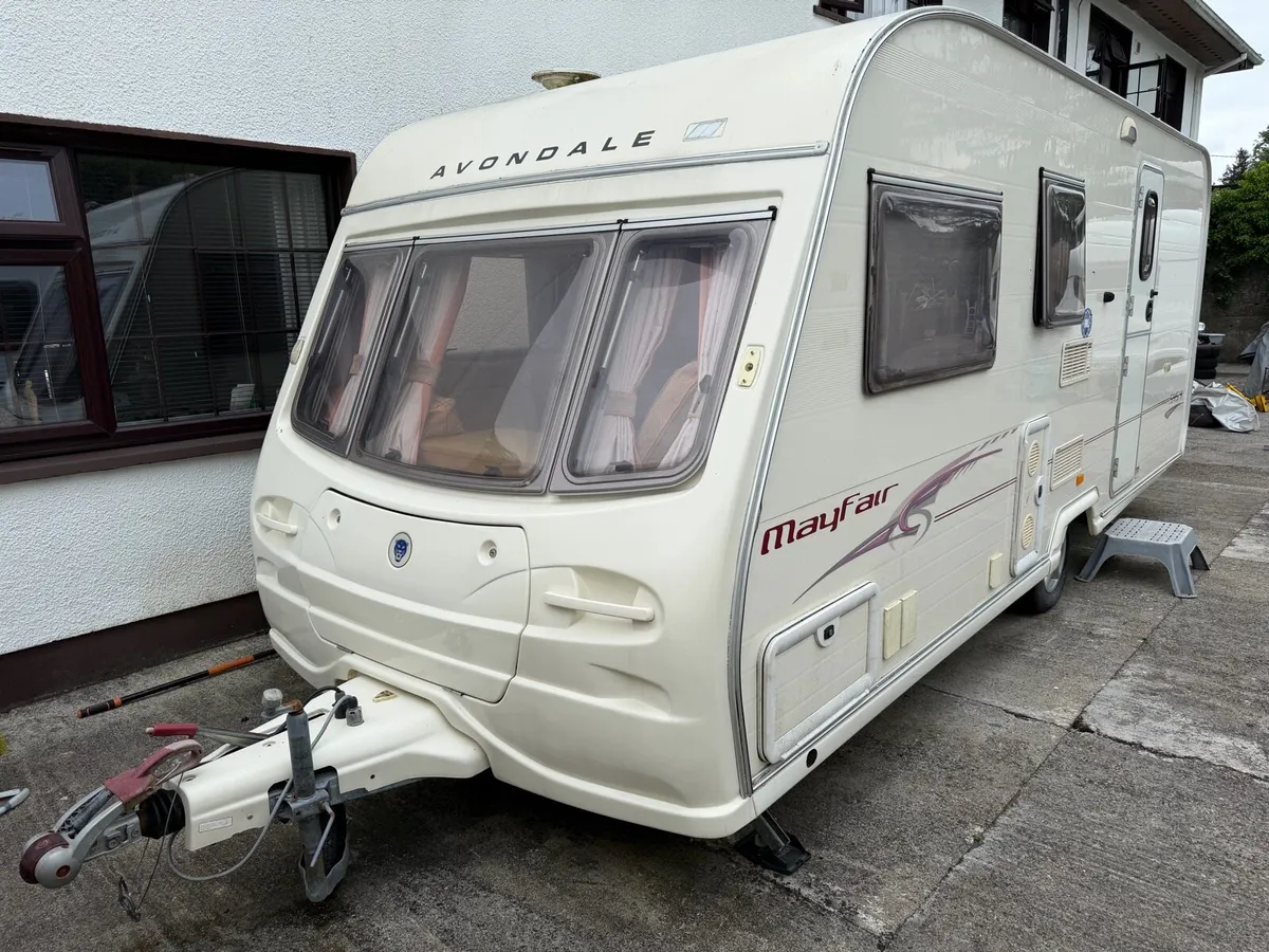 Avondale Mayfair 6 berth caravan - Image 1