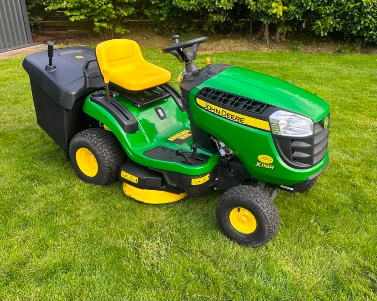 Ride on lawnmower - Image 1