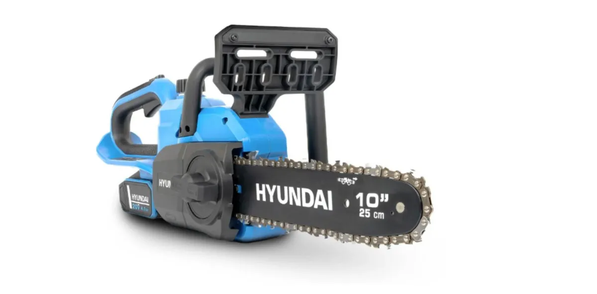 Hyundai 10'' 25cm Cordless Chainsaw 20V - Image 1