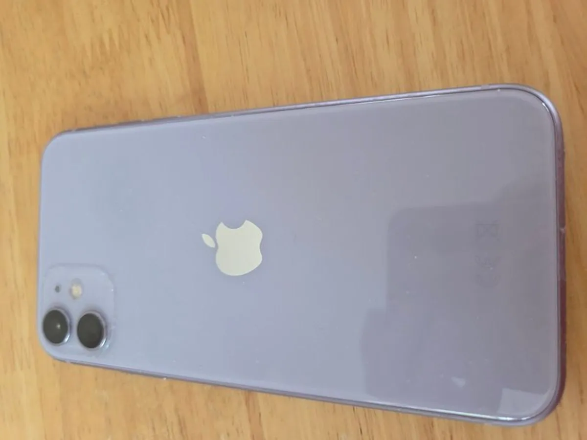 Iphone 11 - Image 2