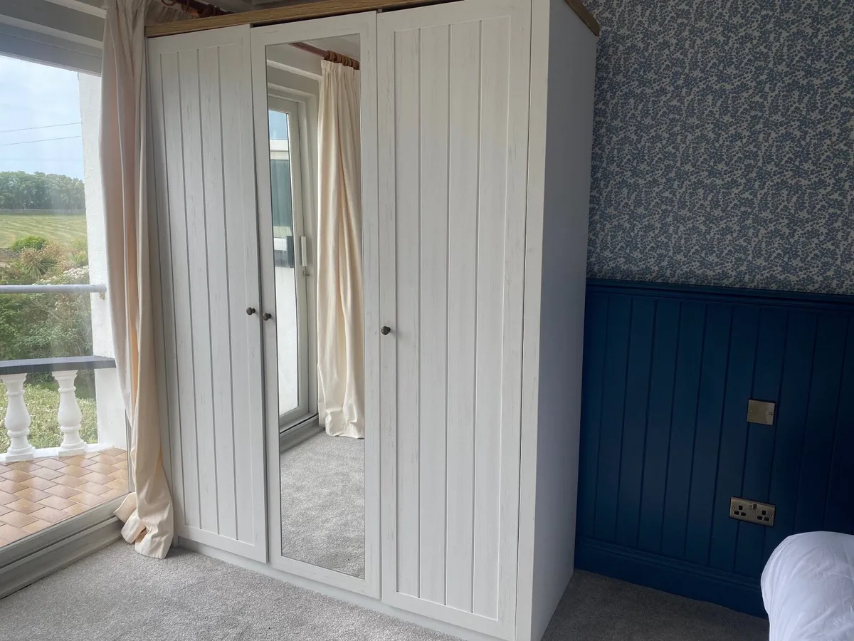 Wardrobe - Image 3