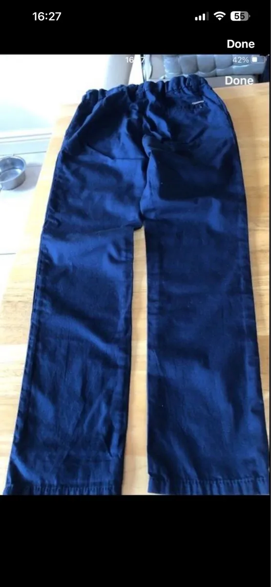 Boys BNWT navy trousers age 7/8 €8 - Image 1