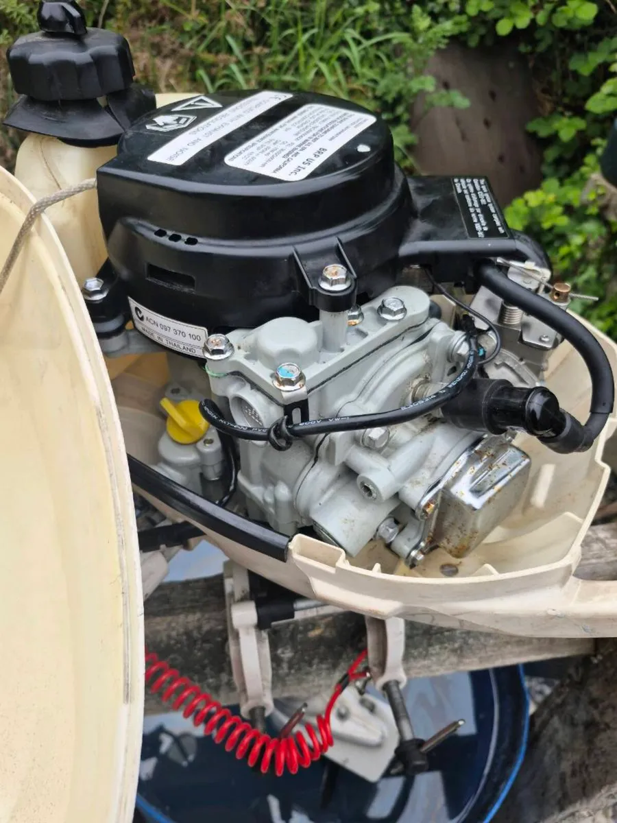 Johnson 2.5hp outboard engine - Image 2