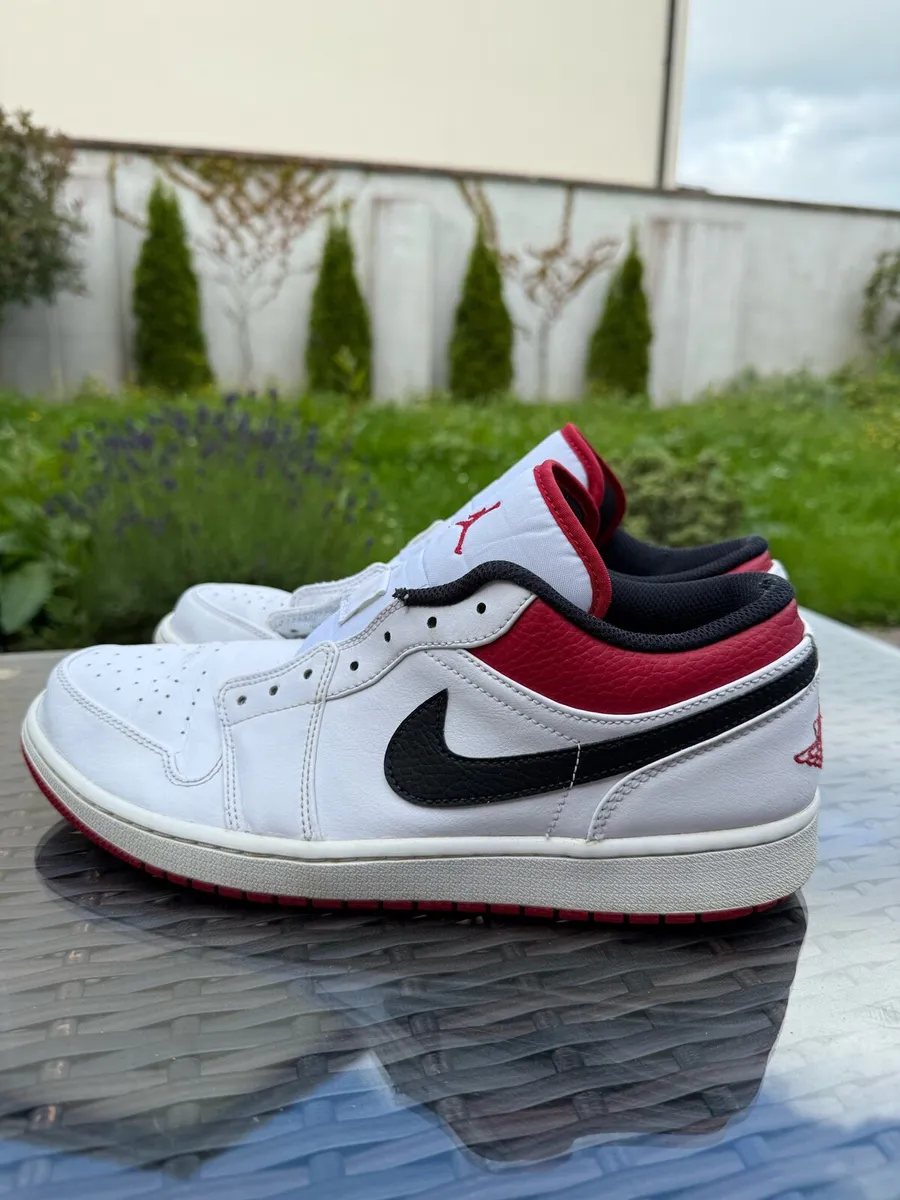 Nike Air Jordan 1 Low Shoe - Image 1