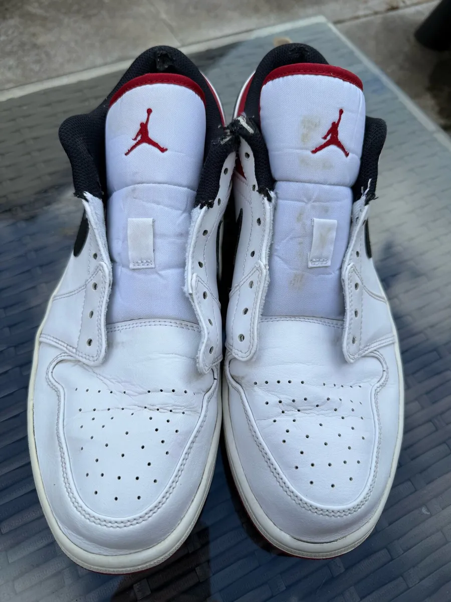 Nike Air Jordan 1 Low Shoe - Image 3