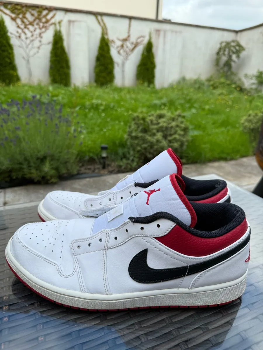 Nike Air Jordan 1 Low Shoe - Image 2