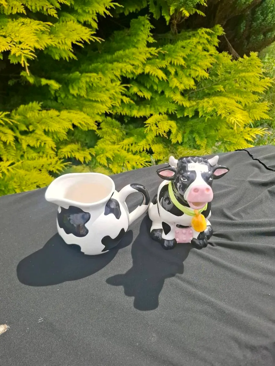 By post only Lot of 2 cows jugs - Image 2