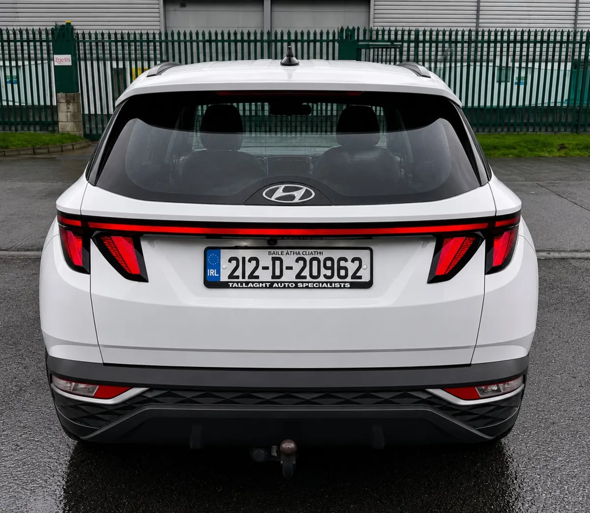 2021 Hyundai Tucson Comfort Plus Commercial - Image 4