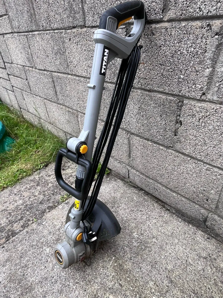 Grass trimmer - Image 1