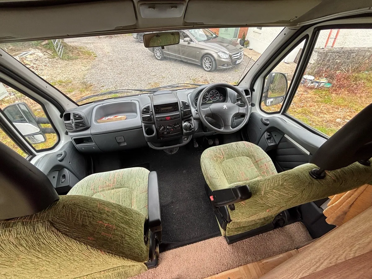 Motorhome - Image 4