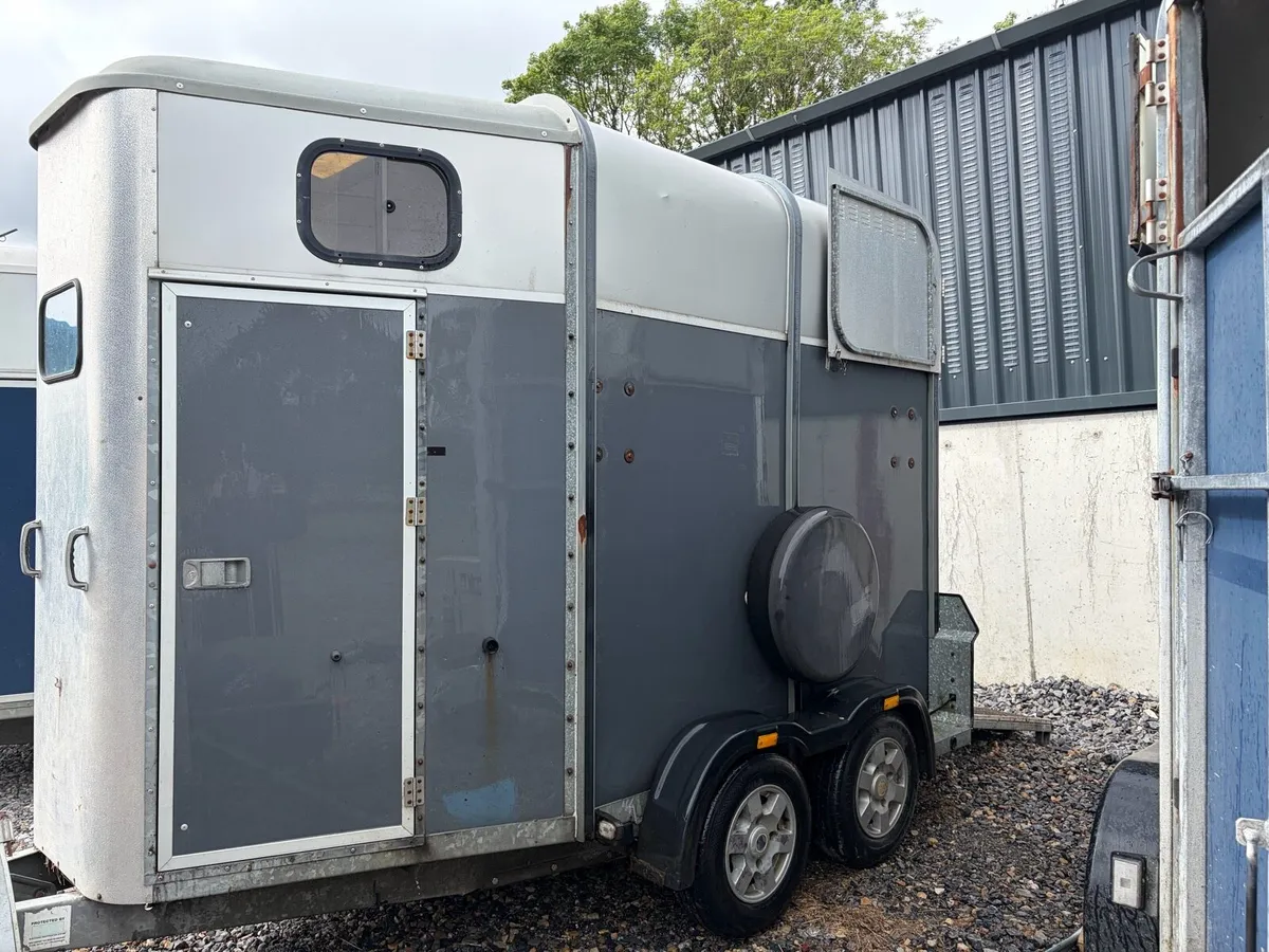 horse box - Image 1