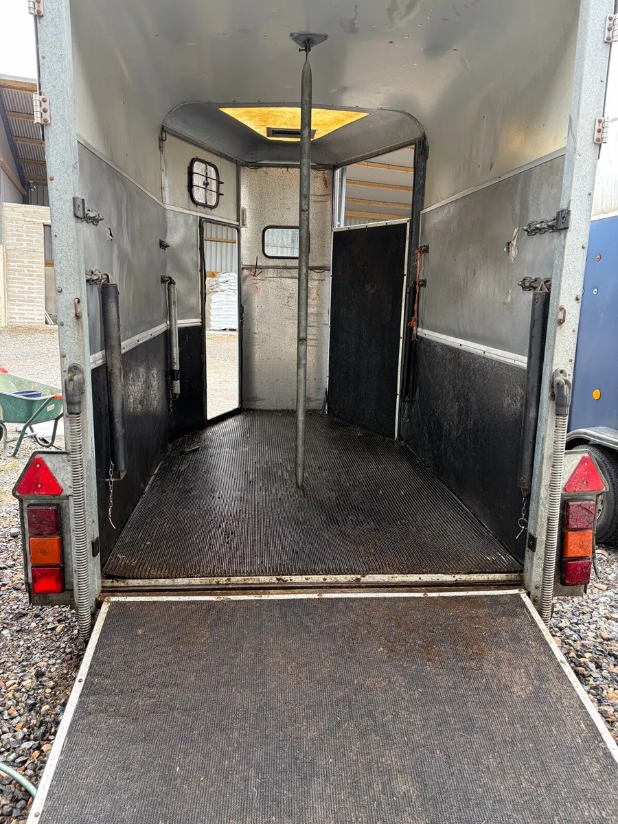 horse box - Image 4