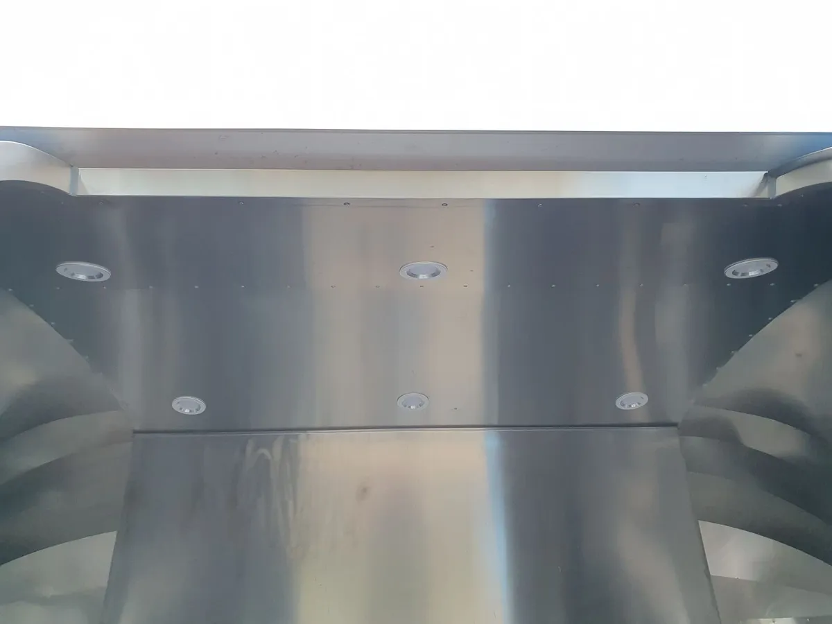 AirStream Style Mobile Catering Trailer - Image 4