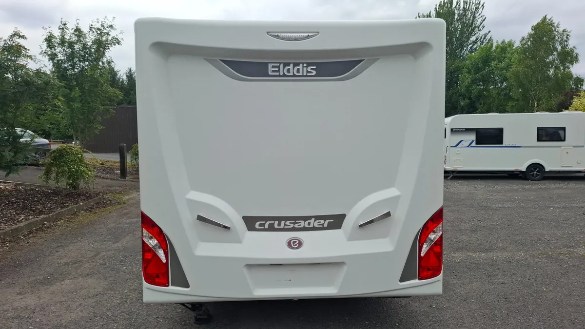 Elddis Crusader Mistral Island Bed Caravan - Image 4