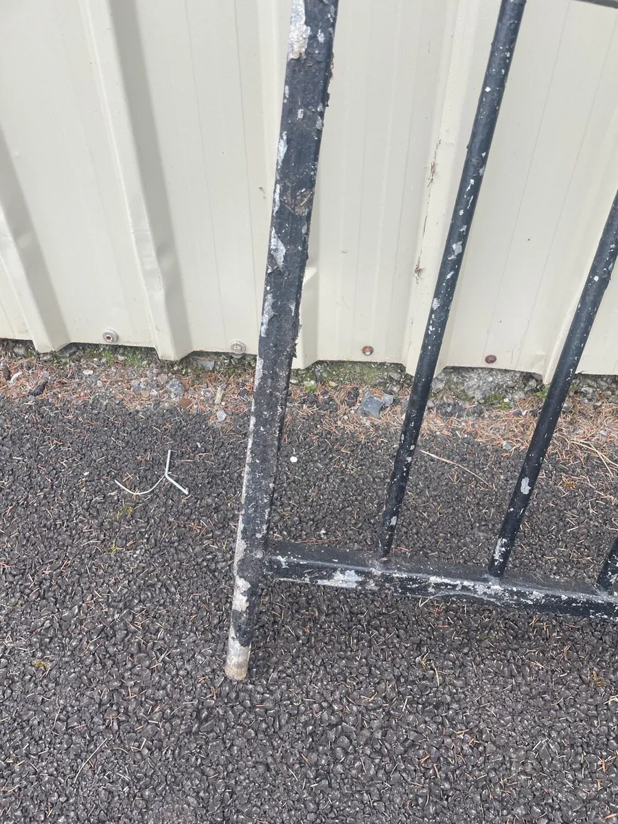 Metal Gates - Image 2