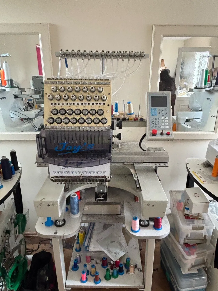 Embroidery machines - Image 1