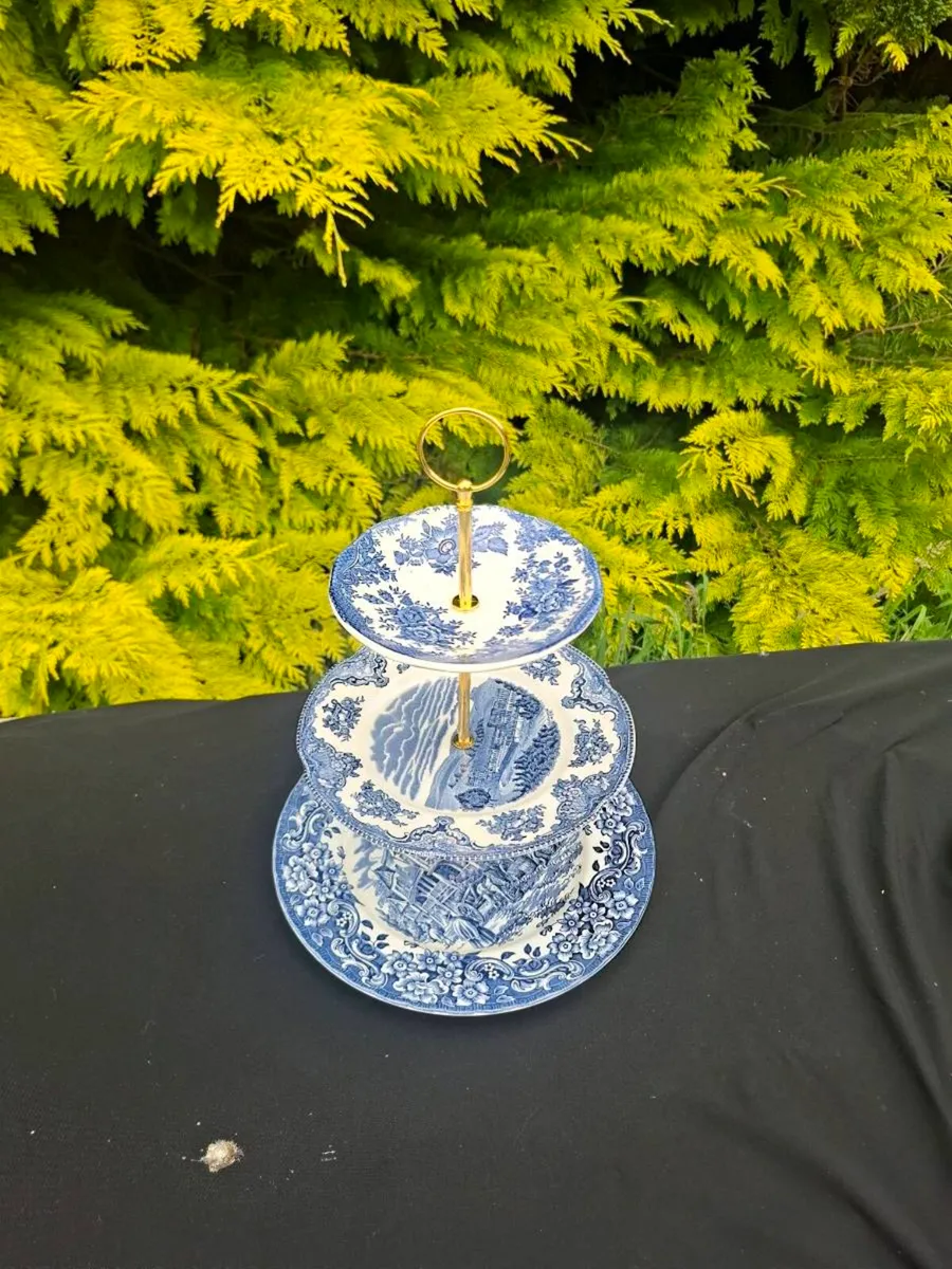 By post only blue cake stand - Image 1