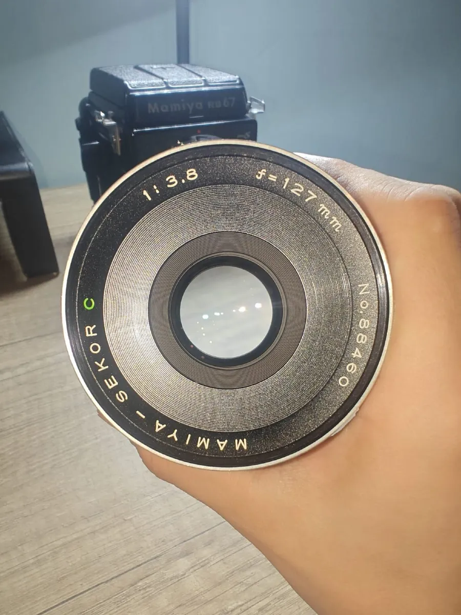 mamiya rb67 pro s + 2 lenses + 2 backs and grip - Image 4