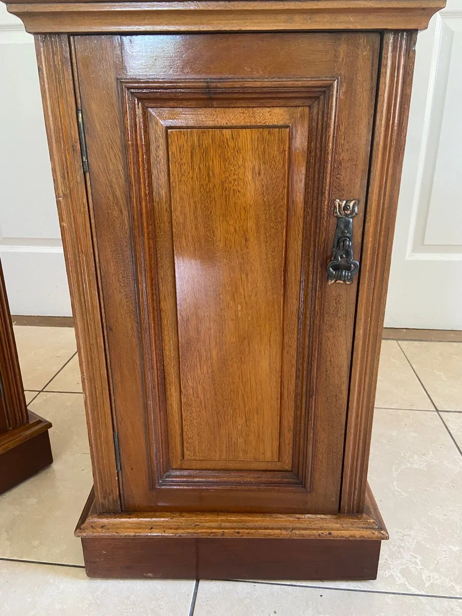 Victorian matching bedside cabinets - Image 3