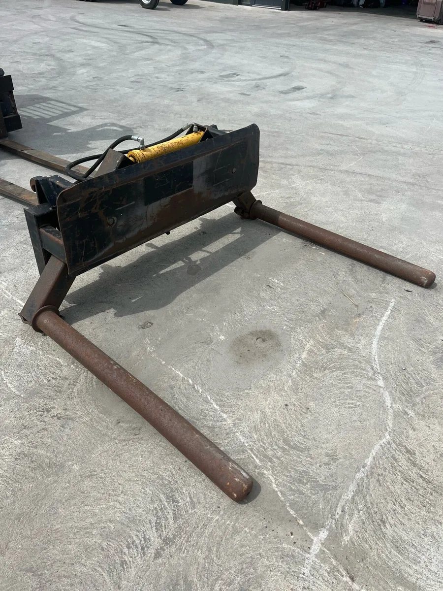 Rossmore Bale Handler - Image 1
