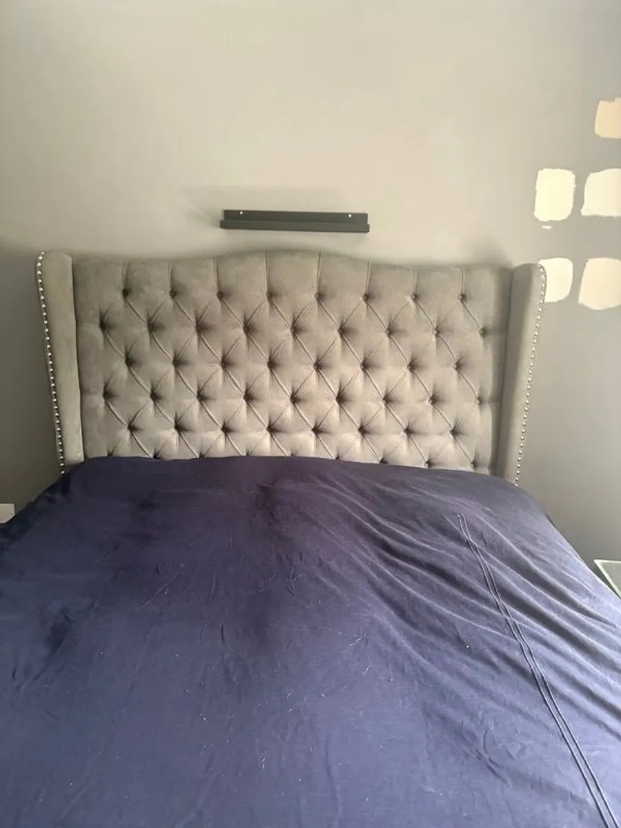 King size bed - Image 2