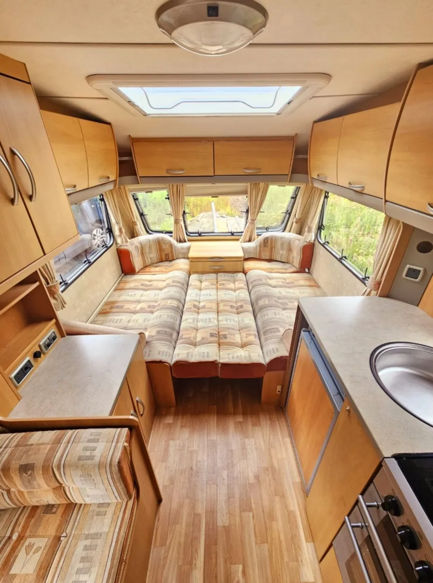 6/7 berth Caravan  fixed bunkbeds - Image 3