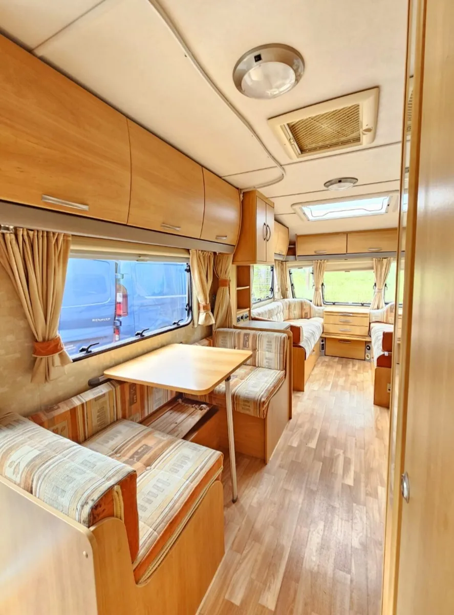 6/7 berth Caravan  fixed bunkbeds - Image 4