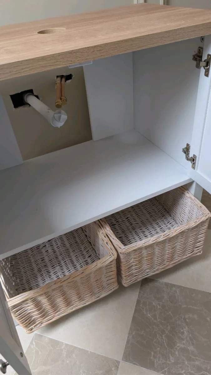Bathroom vanity unit - Image 3