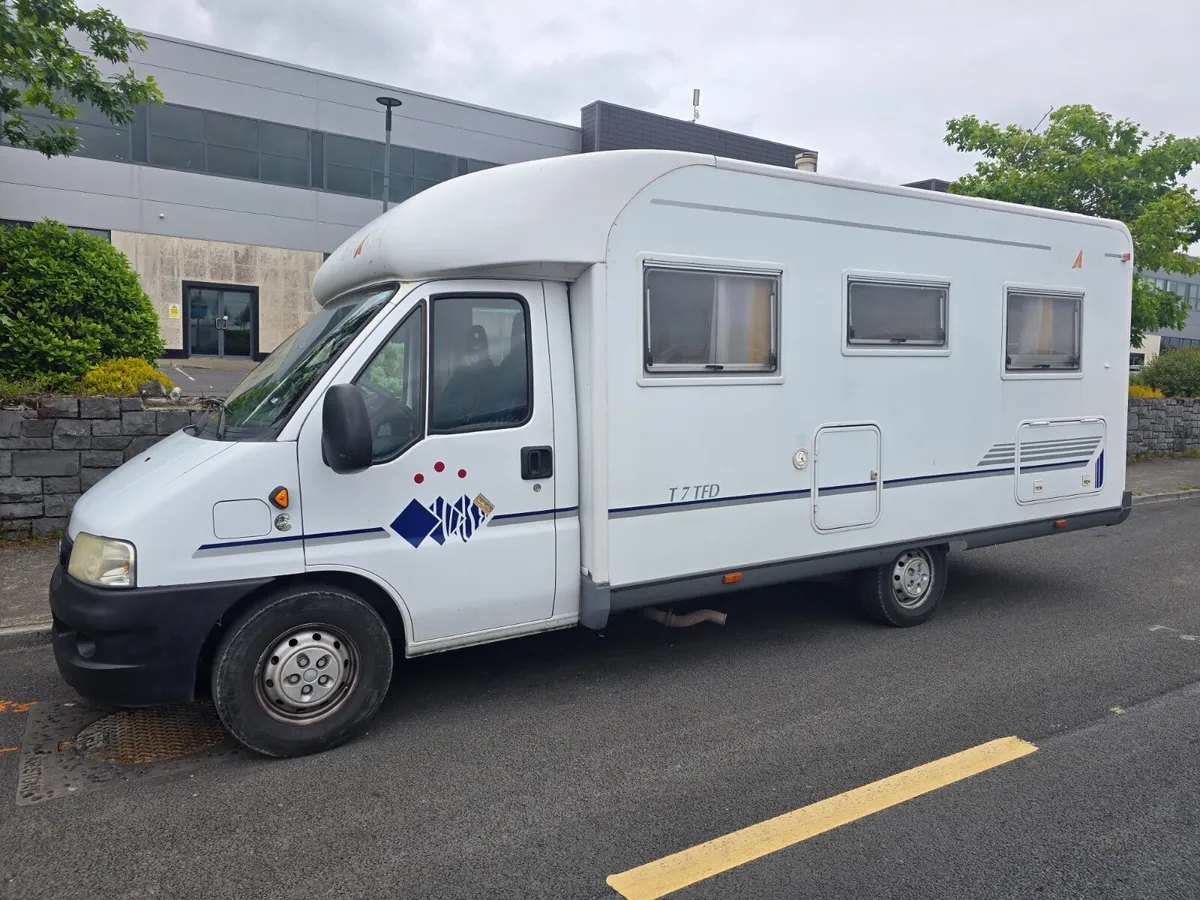 Camper - Image 2