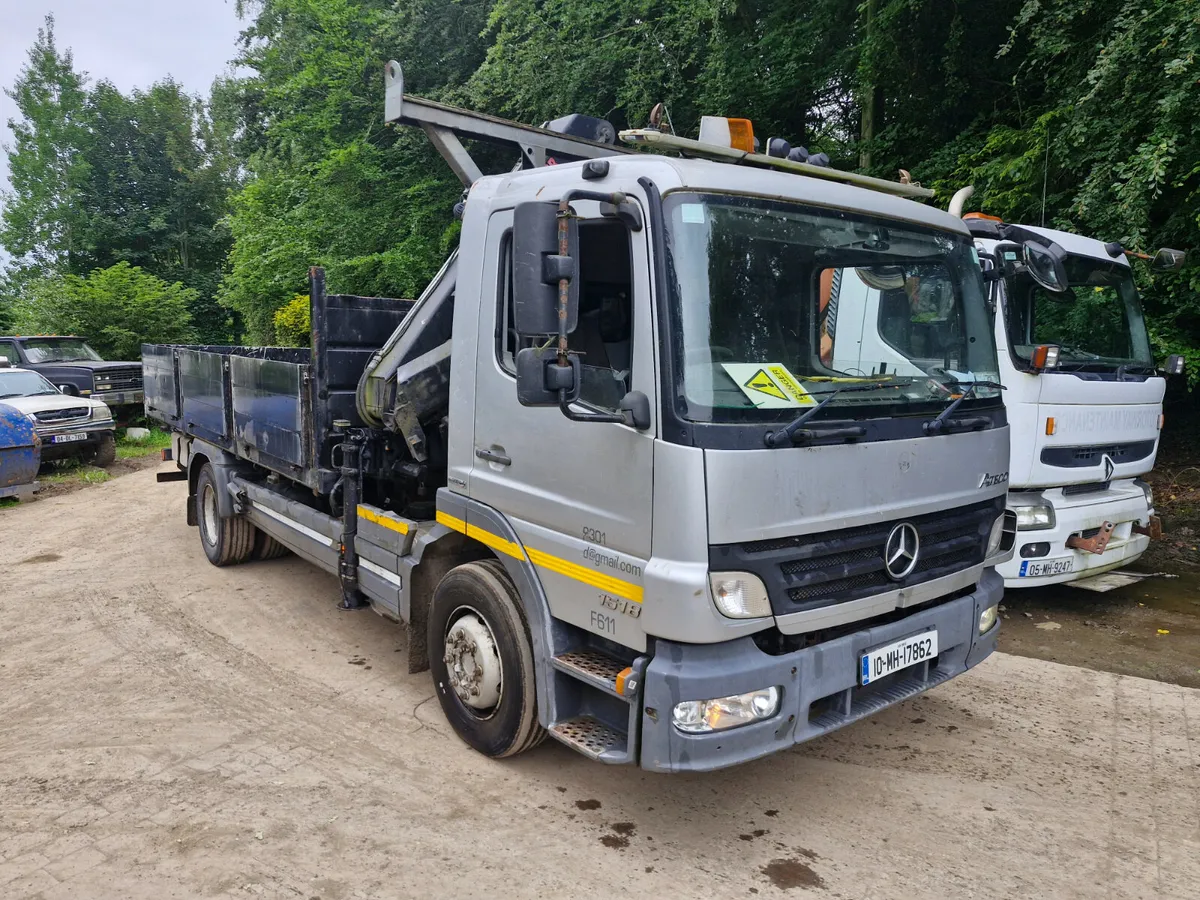 Mercedes 1518 remote control crane - Image 1