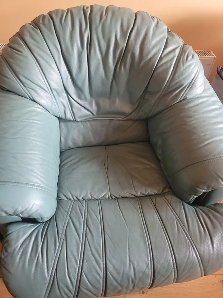 Couch - Image 2