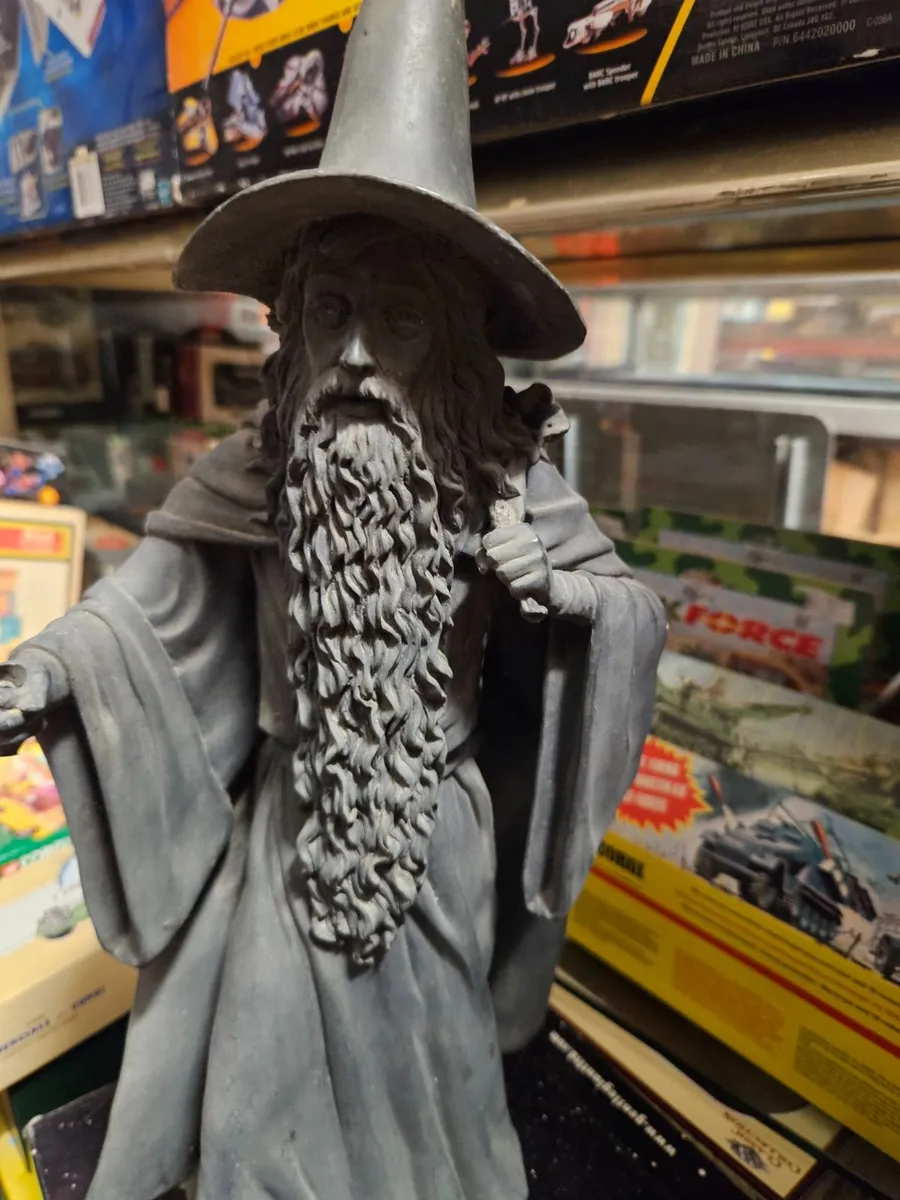 Lord of the Rings Gandalf 18" - Image 2