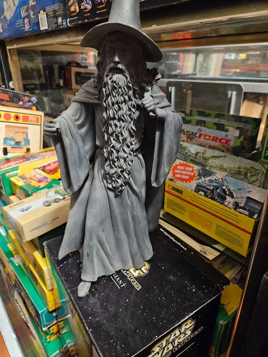 Lord of the Rings Gandalf 18" - Image 3