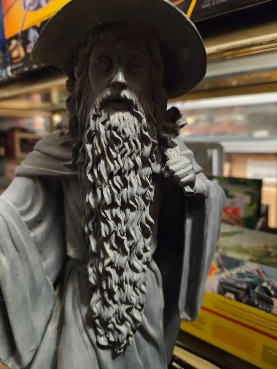 Lord of the Rings Gandalf 18" - Image 4