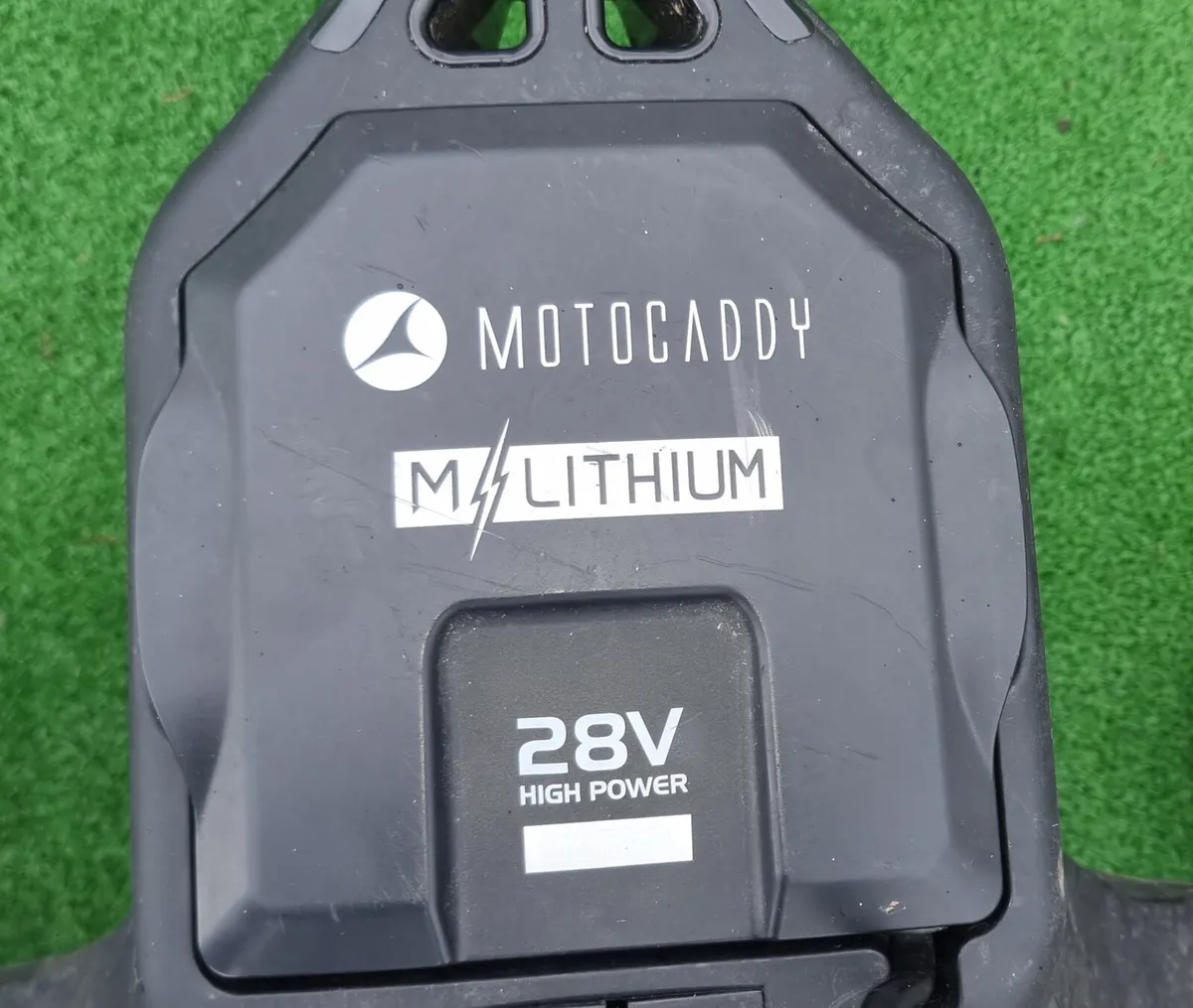 Motocaddy M7 Remote control electric golf trolley - Image 4