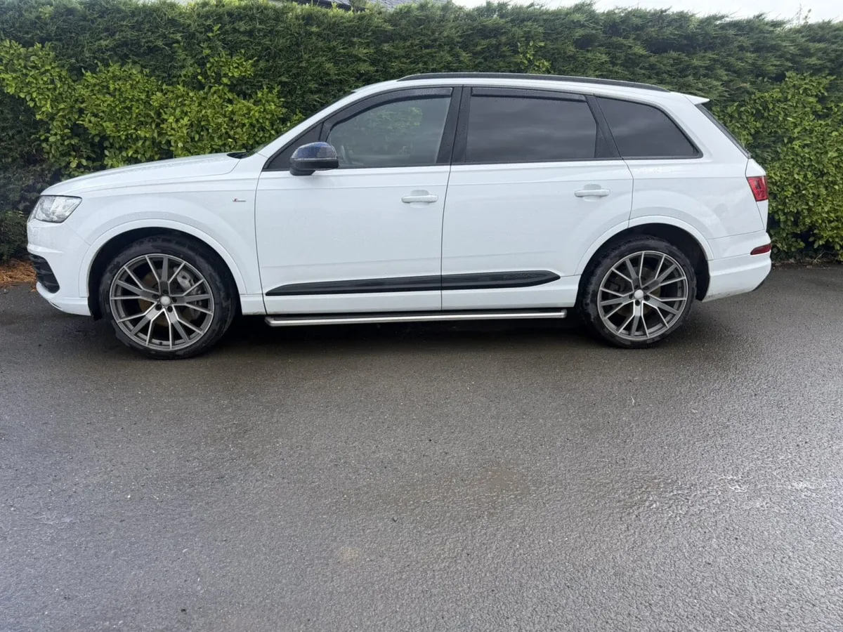 Audi q7 commercial 5 seats - Image 3