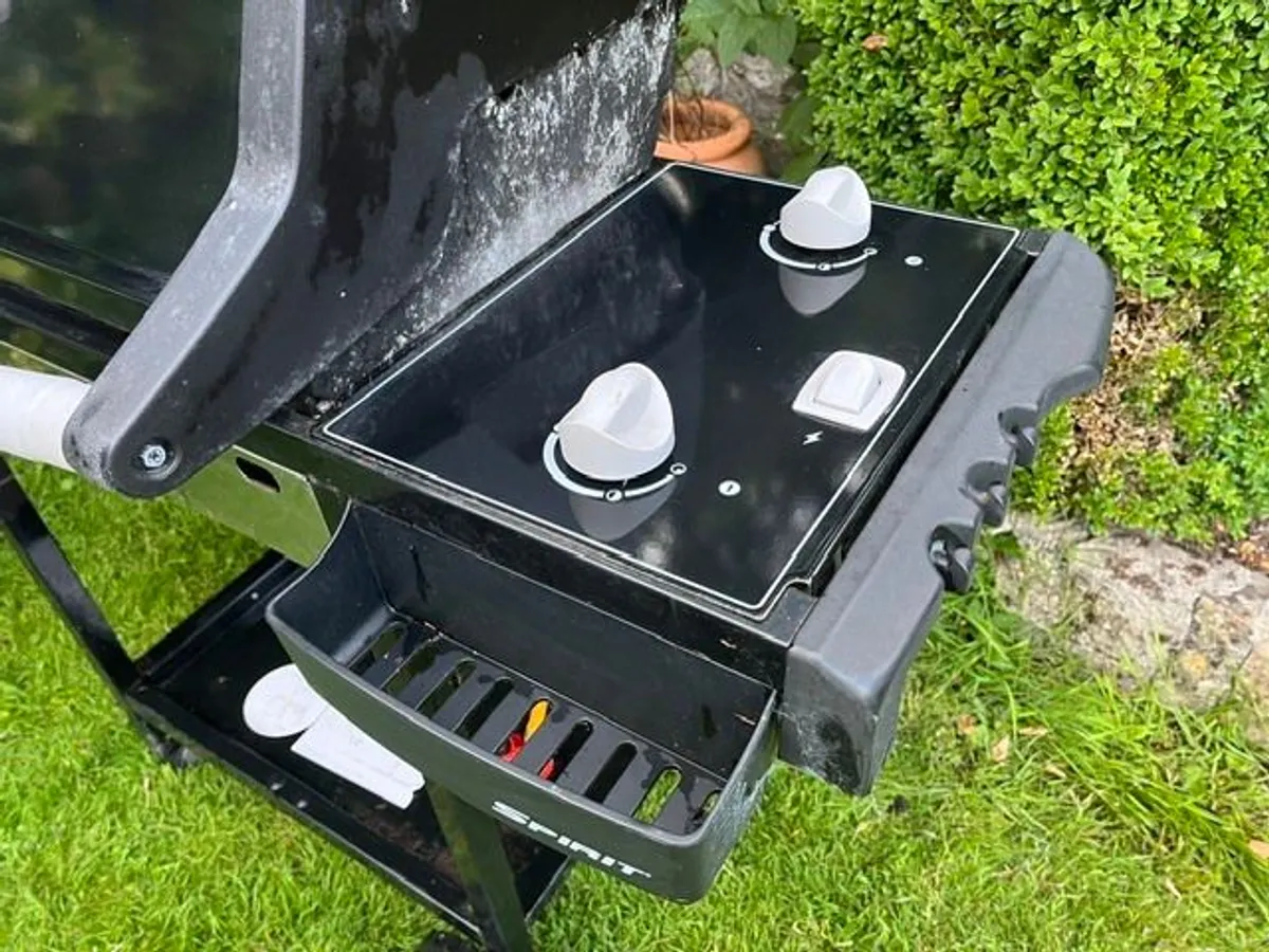 Weber BBQ for Sale - Image 3
