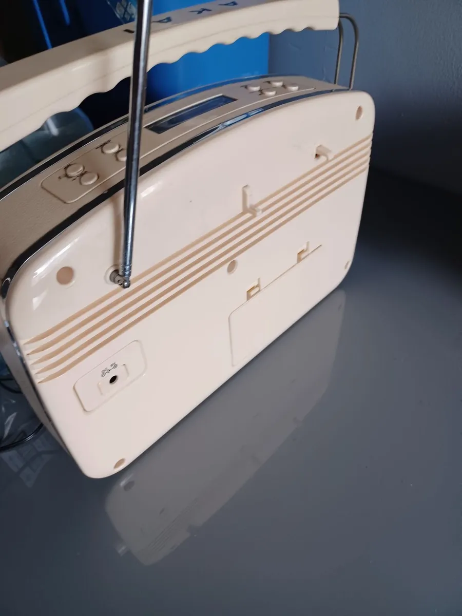 Radio - Image 2