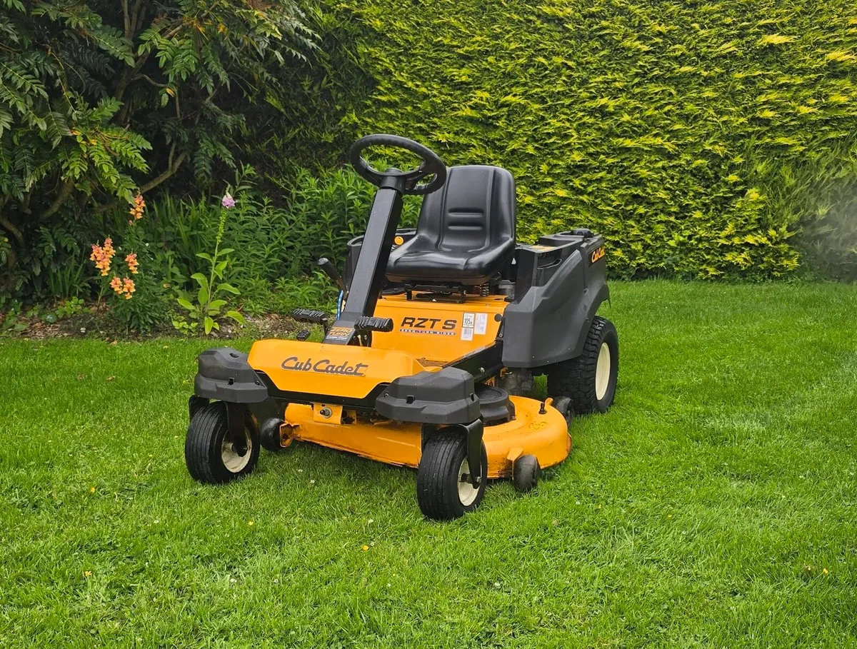 Cub Cadet 23hp Kawasaki - Image 1